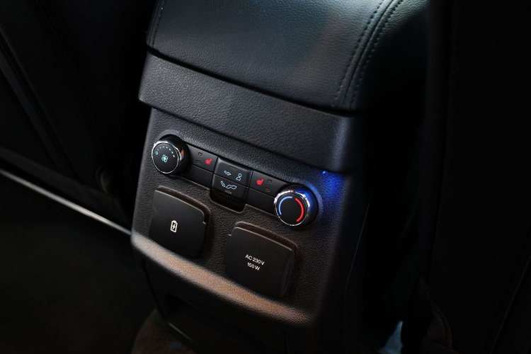 福特 探险者(进口) 2018款 2.3T 精英版局部细节9001