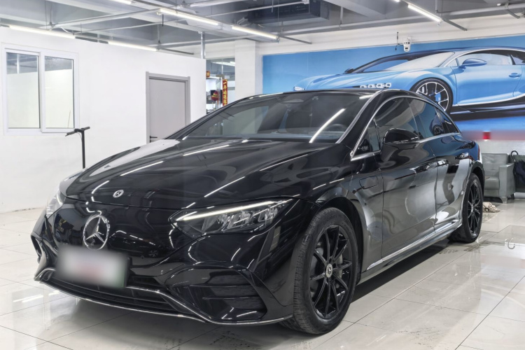 奔驰EQE 2022款 350 先锋版车身外观1