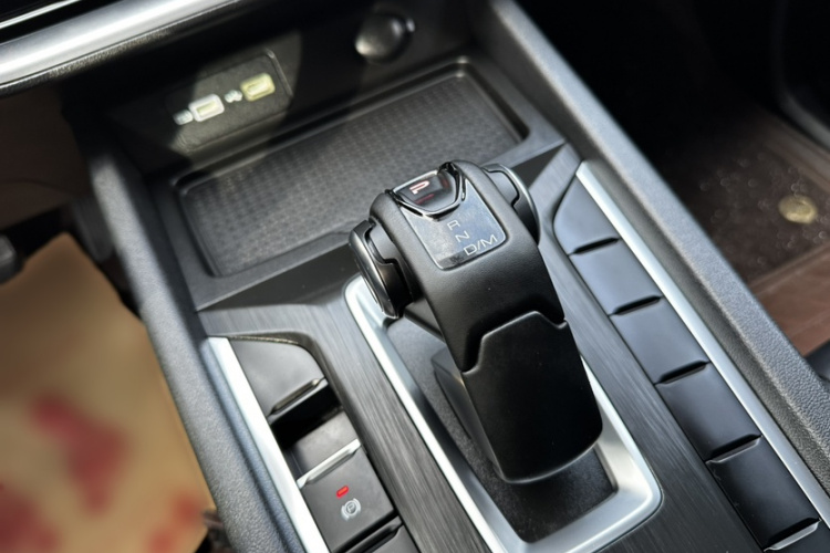 长城 炮 2023款 2.0T商用版自动柴油两驱精英型长箱GW4D20M局部细节18