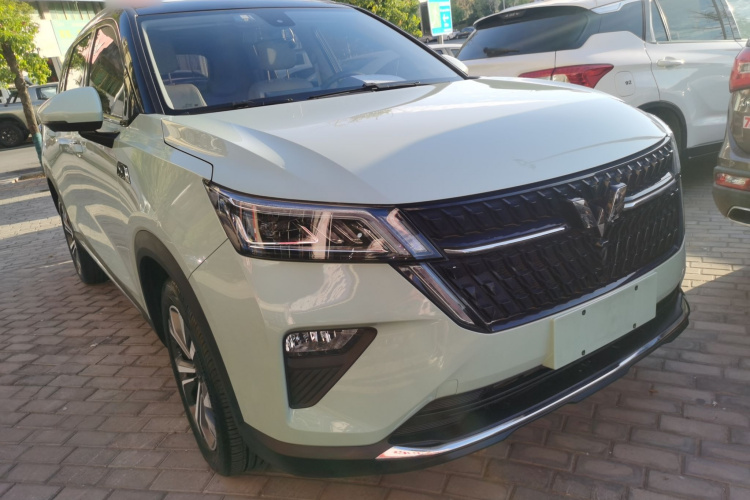 五菱汽车 五菱星辰 2021款 1.5T CVT星曜版车身外观3