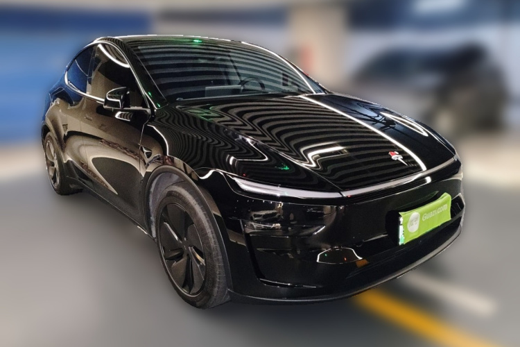 特斯拉 Model Y 2025款 长续航全轮驱动版车身外观3