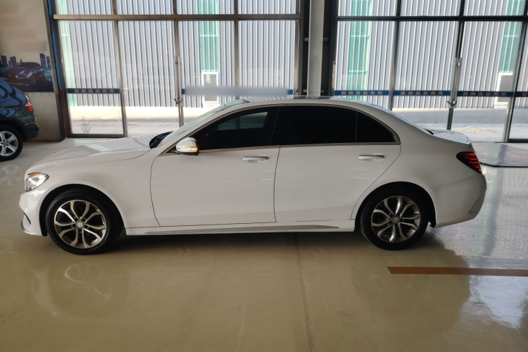 奔驰C级 2015款 C 200 L 运动型车身外观4