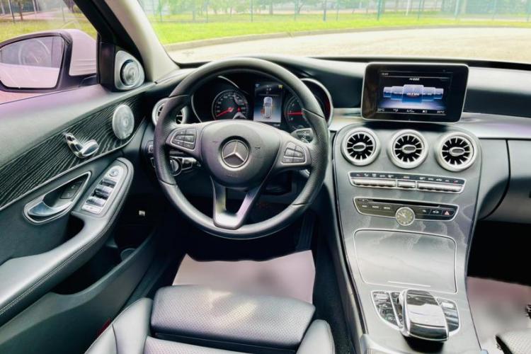 奔驰C级(进口) 2018款 C 200 旅行轿车局部细节9004