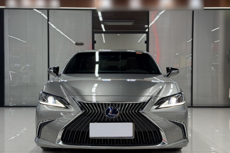 雷克萨斯ES 2020款 300h 卓越版车身外观6001
