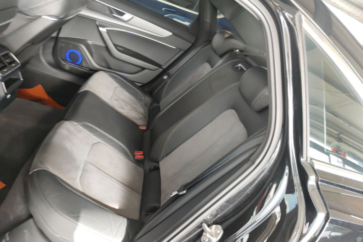 奥迪A6L 2020款 40 TFSI 豪华动感型中控内饰7004