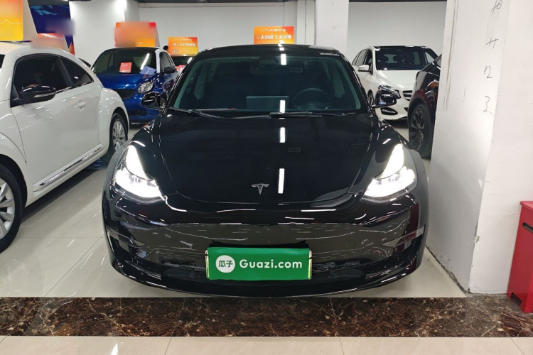 特斯拉 Model 3 2021款 Performance高性能全轮驱动版 3D6车身外观2