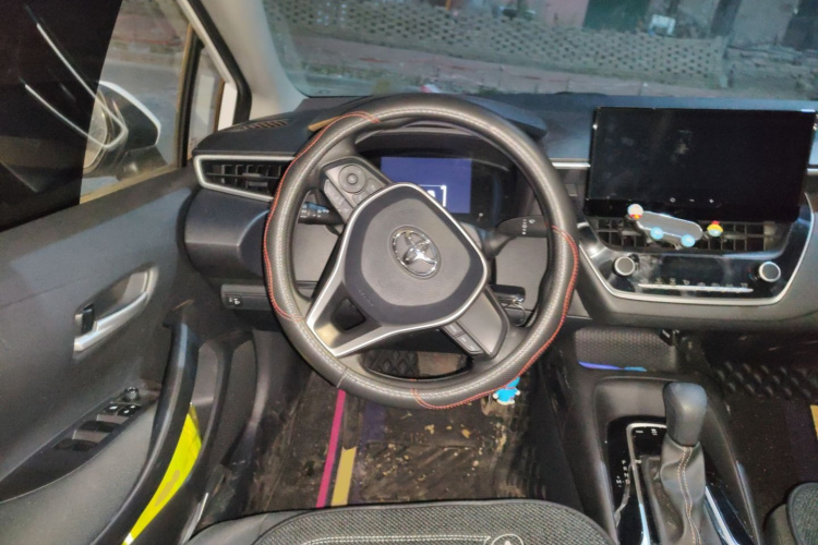 丰田 雷凌 2023款 TNGA 1.5L CVT进取版中控内饰13
