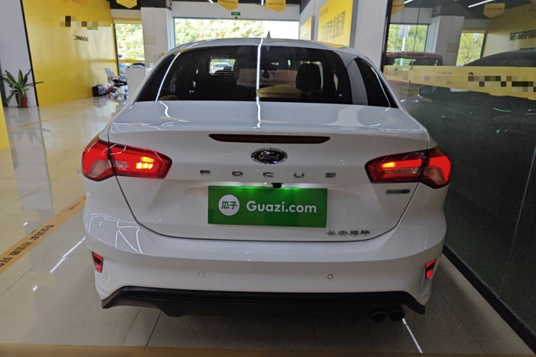 福特 福克斯 2020款 三厢 EcoBoost 180 自动锋潮型车身外观6004