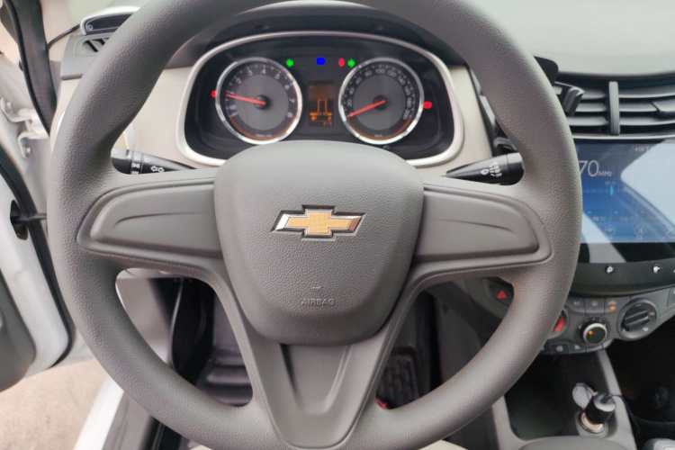 雪佛兰 2015款 赛欧3 1.5L 手动理想天窗版中控内饰13