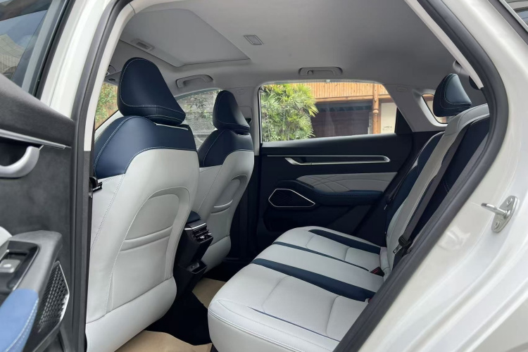 吉利汽车 帝豪 2022款 第4代 1.5L CVT旗舰型中控内饰7004