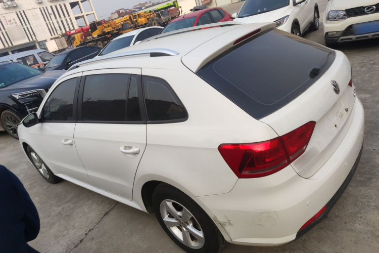 大众 朗行 2013款 1.6L 自动风尚型车身外观4