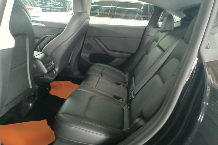 特斯拉 Model Y 2023款 后轮驱动版中控内饰21