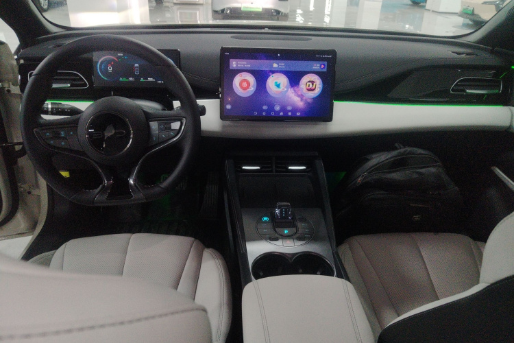 比亚迪 海豹06新能源 2024款 DM-i 80KM尊贵型中控内饰12