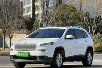 Jeep 自由光 2016款 2.4L 专业智能版