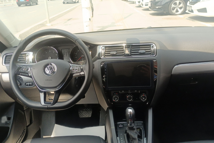 大众 速腾 2018款 180TSI DSG臻享版中控内饰7003