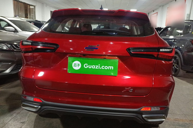 长安欧尚X5 2021款 1.5T DCT尊贵型车身外观6