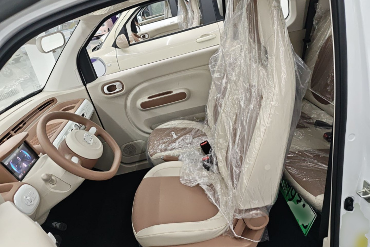 奔腾小马 2026款 222km 炫彩马中控内饰19