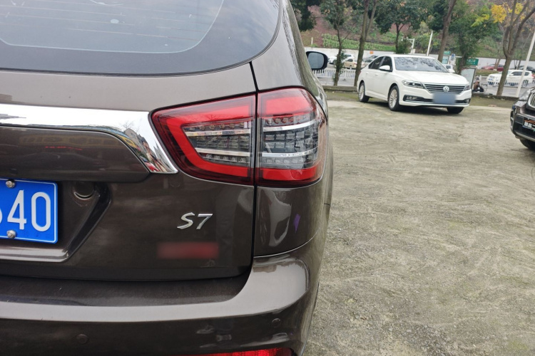 比亚迪S7 2017款 2.0T 自动豪华型车身外观9