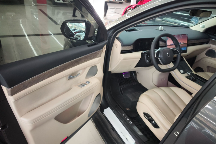 鸿蒙智行 问界M7 2022款 1.5T 后驱舒适版中控内饰7003