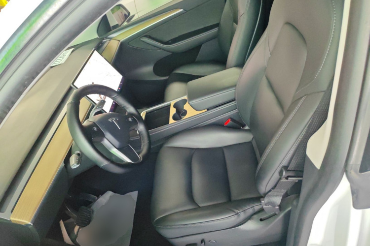 特斯拉 Model Y 2021款 标准续航后驱版局部细节19