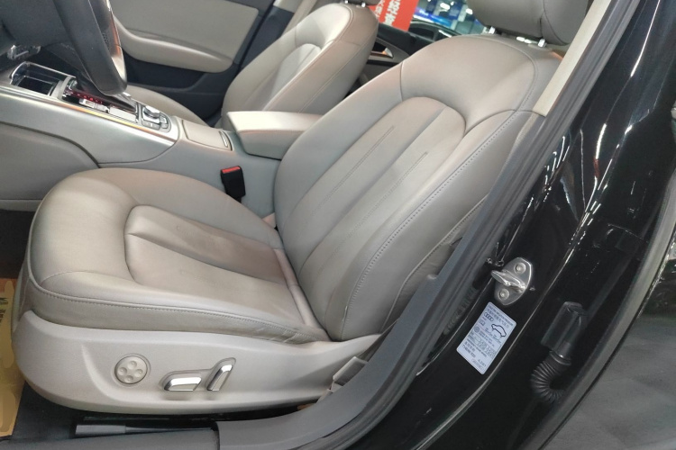 奥迪A6L 2016款 45 TFSI quattro 运动型局部细节19