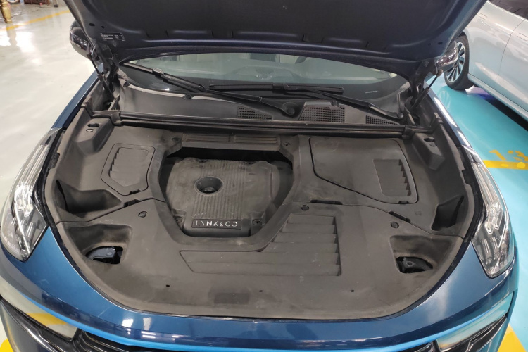 领克01 2019款 2.0T 两驱耀Pro版 国VI机舱底盘24