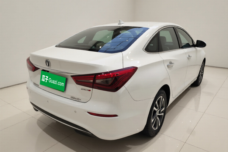 长安 逸动 2018款 高能版 1.6L GDI 手动先锋型 国V车身外观7