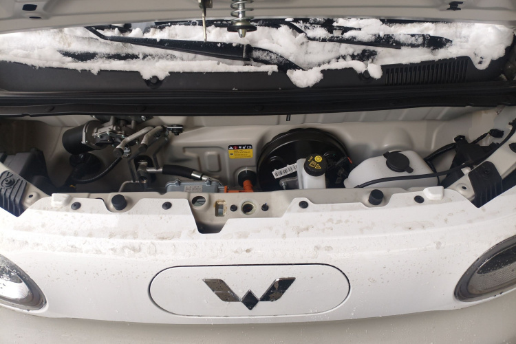 五菱汽车 宏光MINIEV 2024款 第三代 215km 青春版机舱底盘24