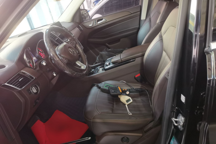 奔驰GLE 2019款 GLE 400 4MATIC 臻藏版中控内饰19