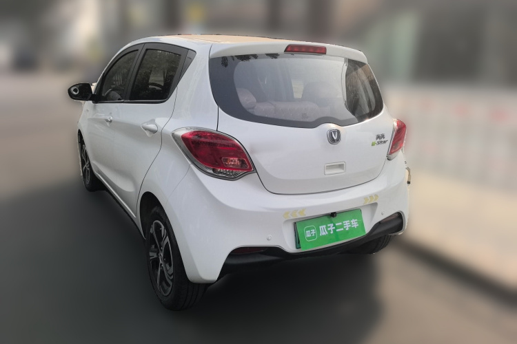 长安欧尚 奔奔E-Star 2022款 清心版 多彩款 三元锂车身外观6003