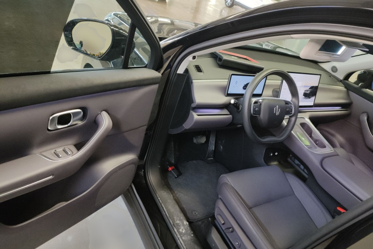 零跑汽车 零跑C16 2026款 纯电 630激光雷达智尊版 6座中控内饰7003