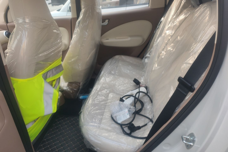 五菱汽车 宏光MINIEV 2025款 四门版 进阶款中控内饰21