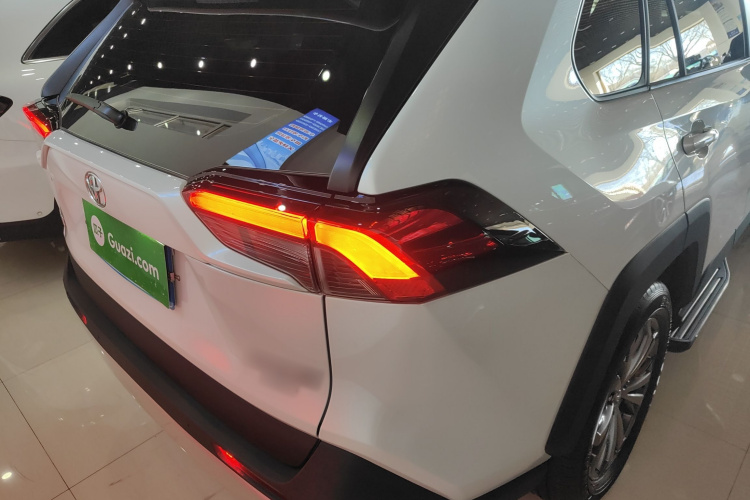 丰田 RAV4荣放 2023款 2.0L CVT四驱探险Plus版车身外观9