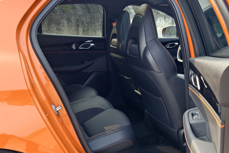 领克03 2025款 2.0TD DCT冠军版Pro中控内饰7002