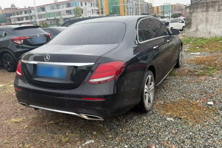 奔驰E级 2016款 E 200 L 运动型车身外观7