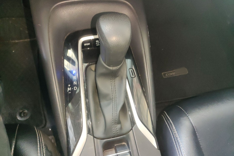 丰田 卡罗拉 2019款 1.2T S-CVT GL先锋版局部细节18