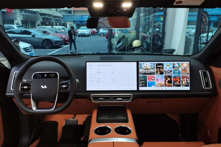 理想汽车 理想L9 2024款 Ultra中控内饰7002