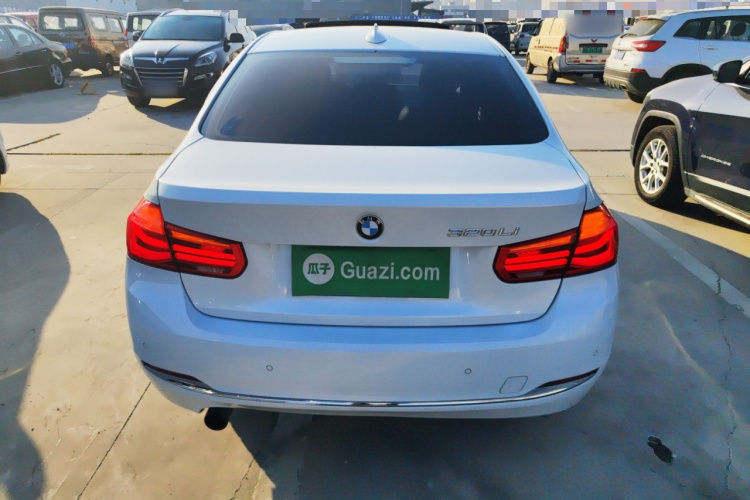宝马3系 2016款 320Li 进取型车身外观6