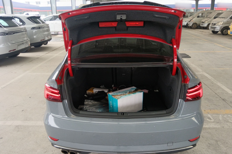 奥迪A3 2020款 Limousine 35 TFSI 进取型 国VI机舱底盘23