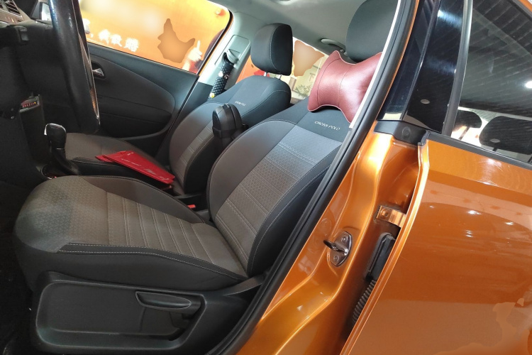 大众 2016款 1.6L Cross Polo 自动中控内饰19