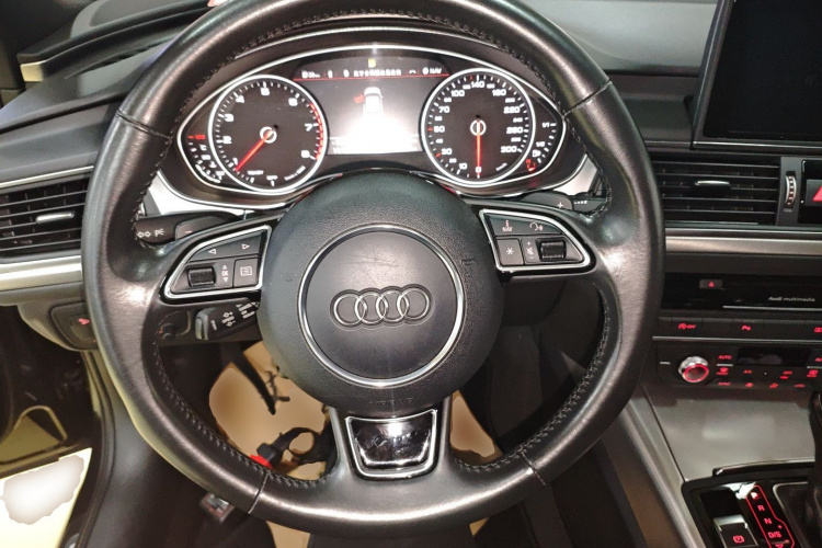 奥迪A6L 2018款 30周年年型 45 TFSI quattro 运动型中控内饰13