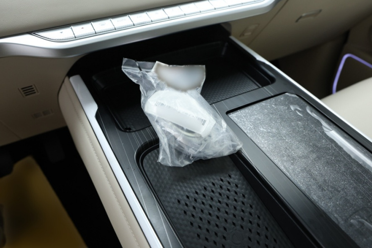 魏牌 高山 2023款 四驱旗舰版中控内饰7006