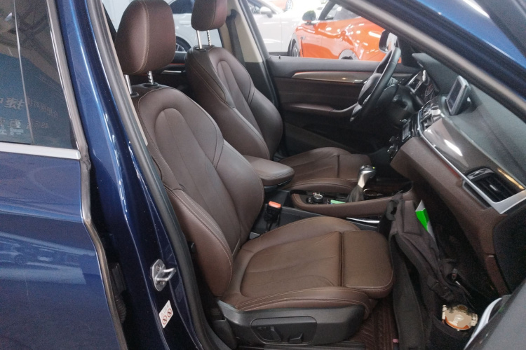 宝马X1 2018款 sDrive18Li 尊享型局部细节41