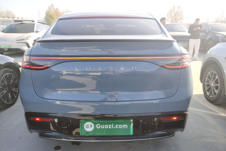 鸿蒙智行 智界R7 2025款 增程 251km Pro车身外观6