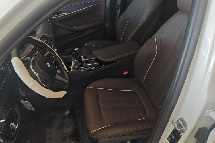 宝马5系 2021款 改款 530Li 领先型 M运动套装局部细节19