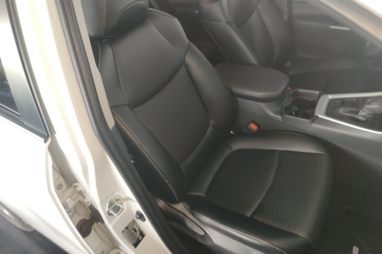 丰田 RAV4荣放双擎E+ 2022款 2.5L 两驱精英Pro局部细节41