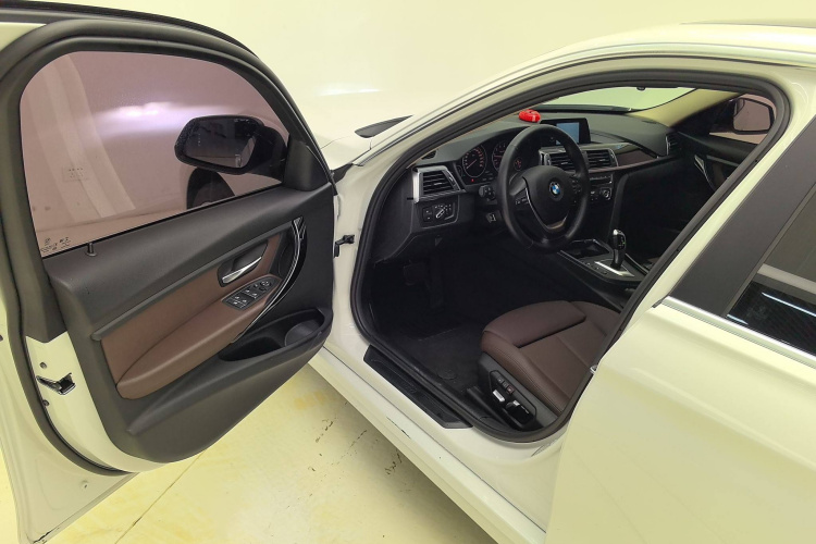 宝马3系 2018款 320Li xDrive 时尚型中控内饰7002