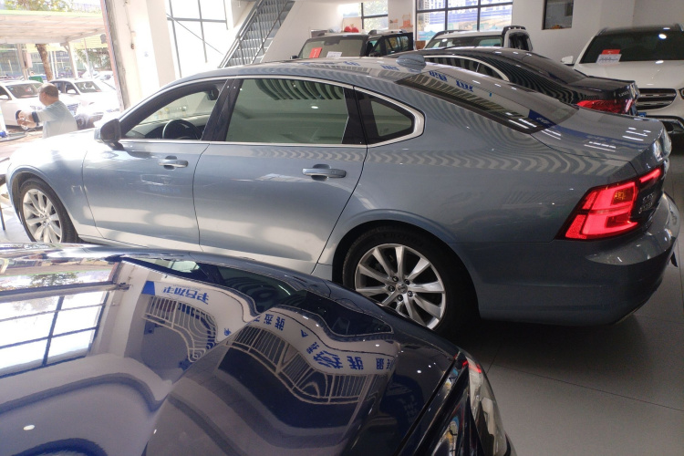 沃尔沃S90 2017款 T5 智远版车身外观6001