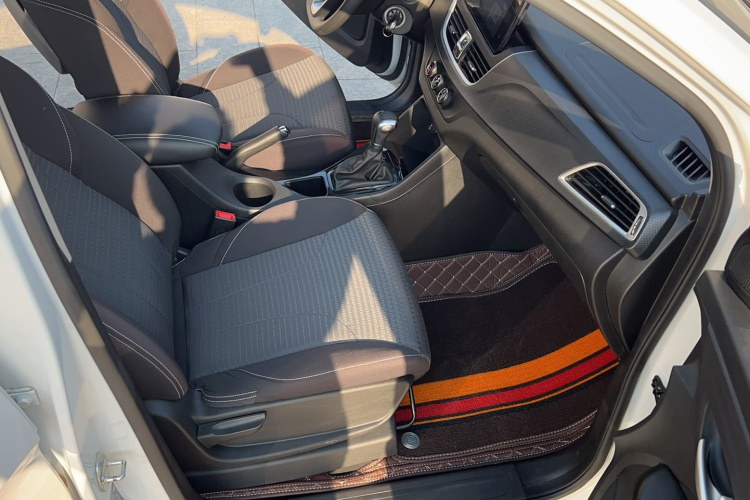 宝骏730 2019款 1.5T CVT时尚型 7座 国VI局部细节41