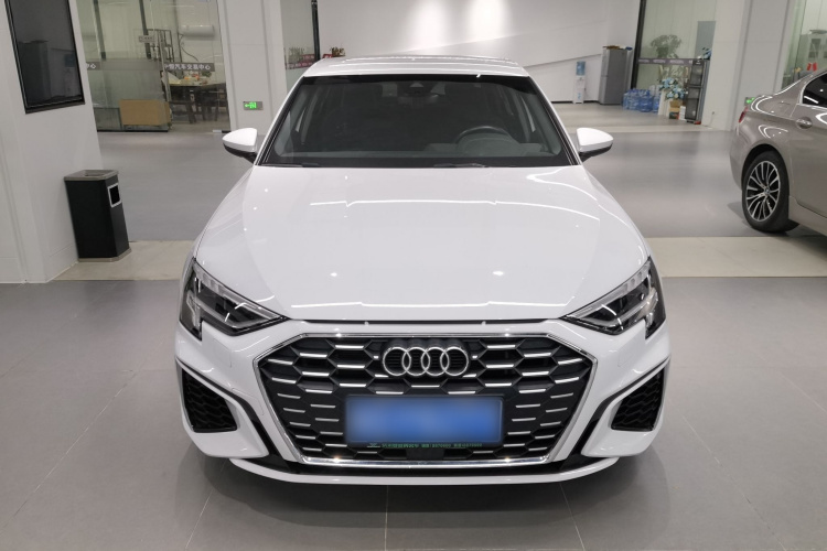 奥迪A3 2022款 A3L Limousine 35 TFSI 进取运动型车身外观2